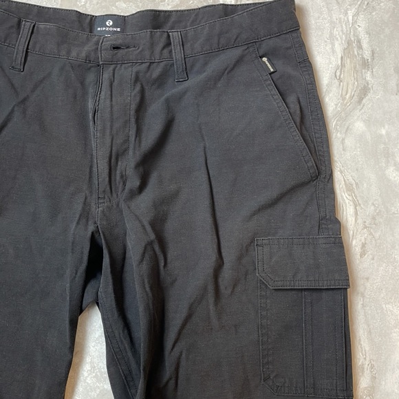 Men’s Ripzone athletic style shorts - Picture 3 of 5